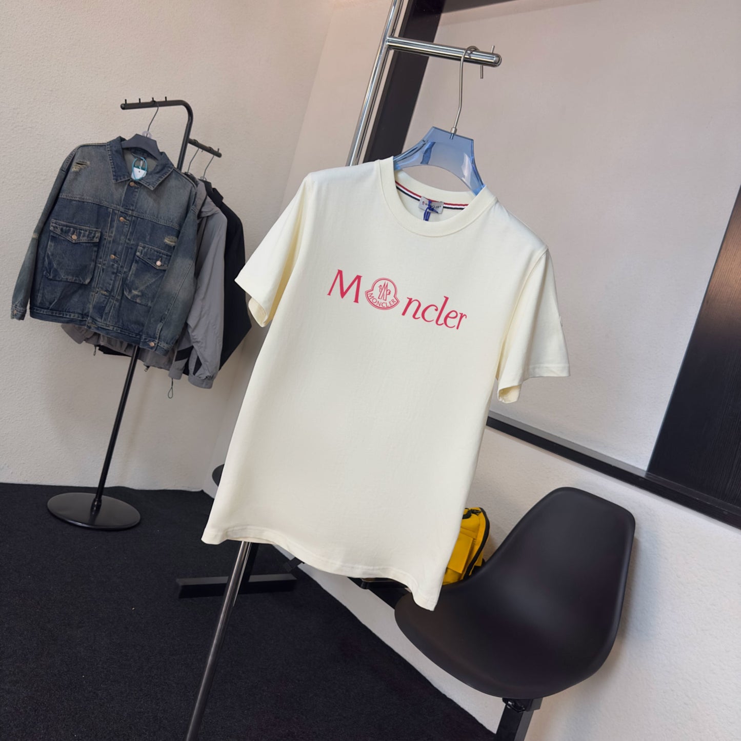 M - TSHIRT