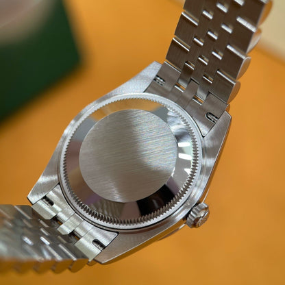 M - Watch