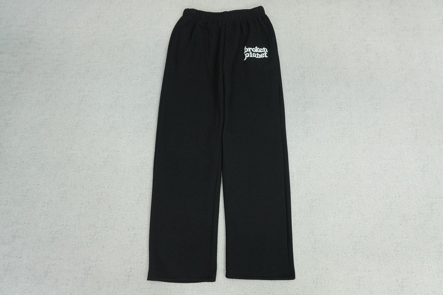 B - SWEATPANTS