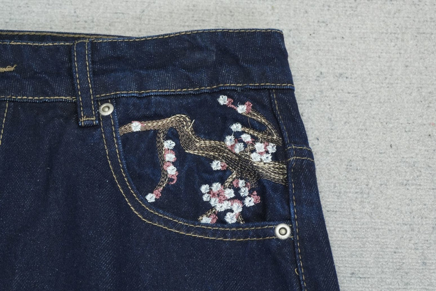 D - JEANS