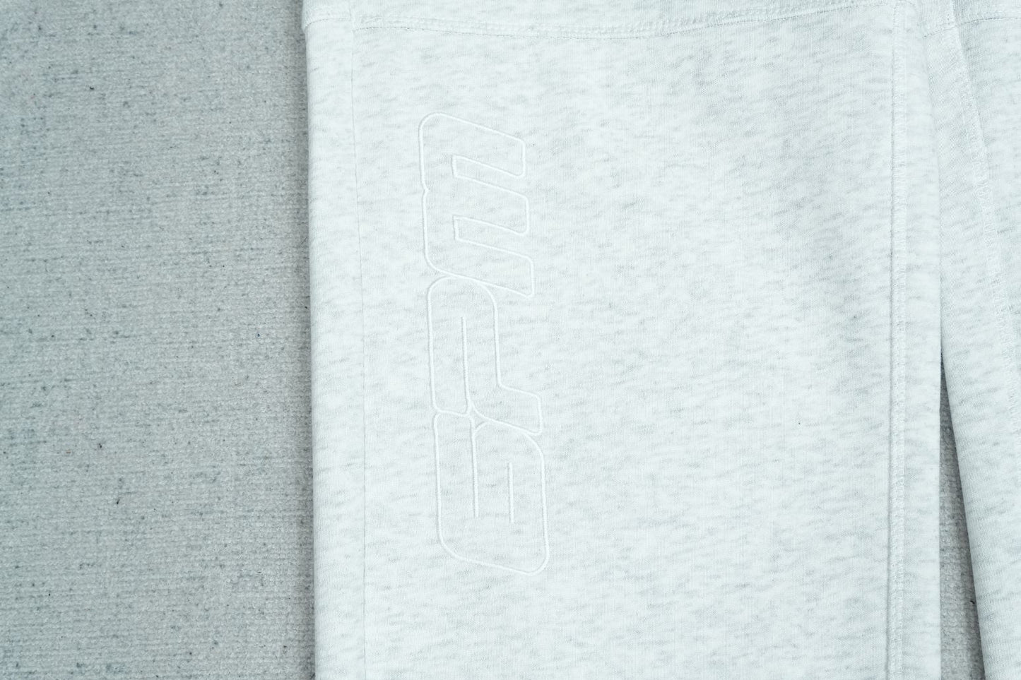 S - SWEATPANTS