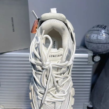 B - SNEAKERS