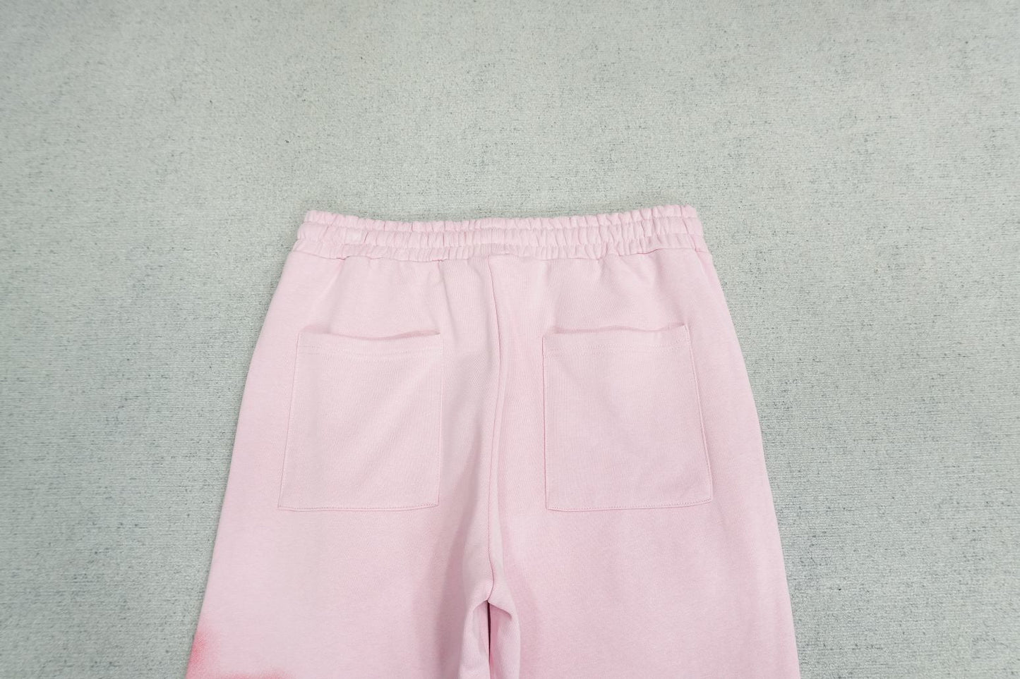 V - SWEATPANTS