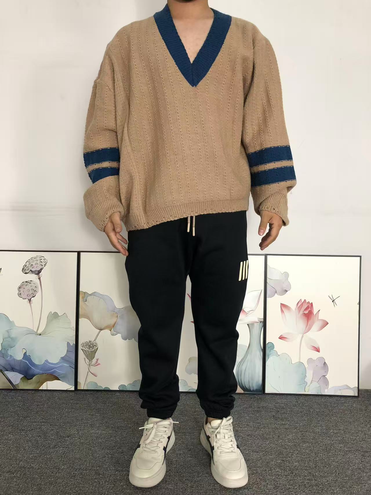 E - SWEATER