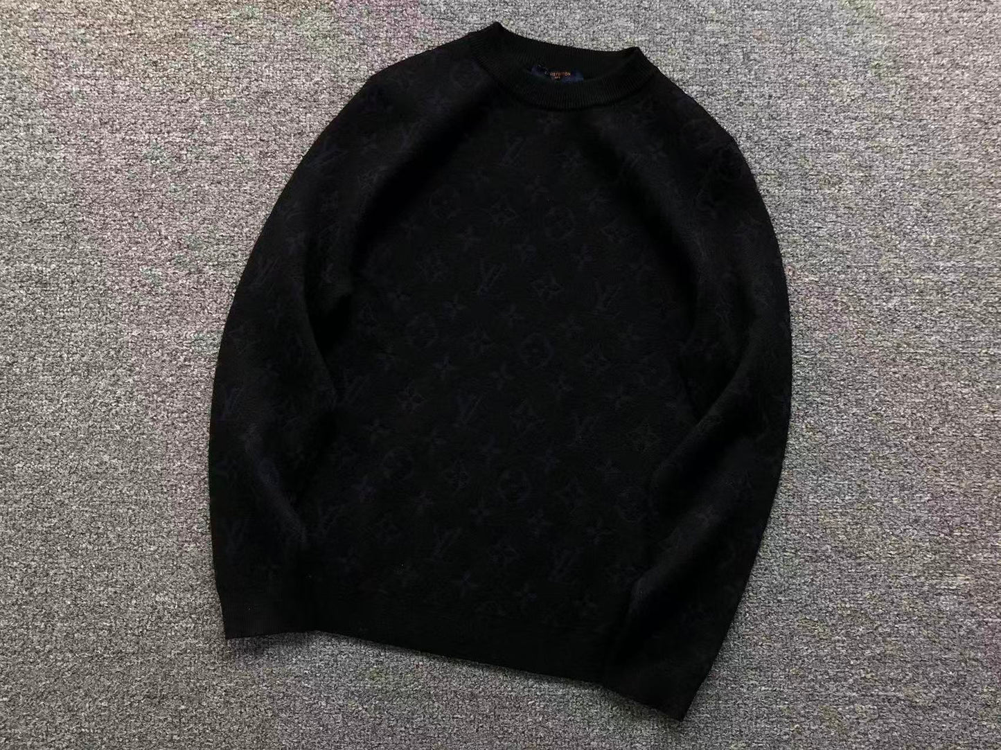 L - SWEATER