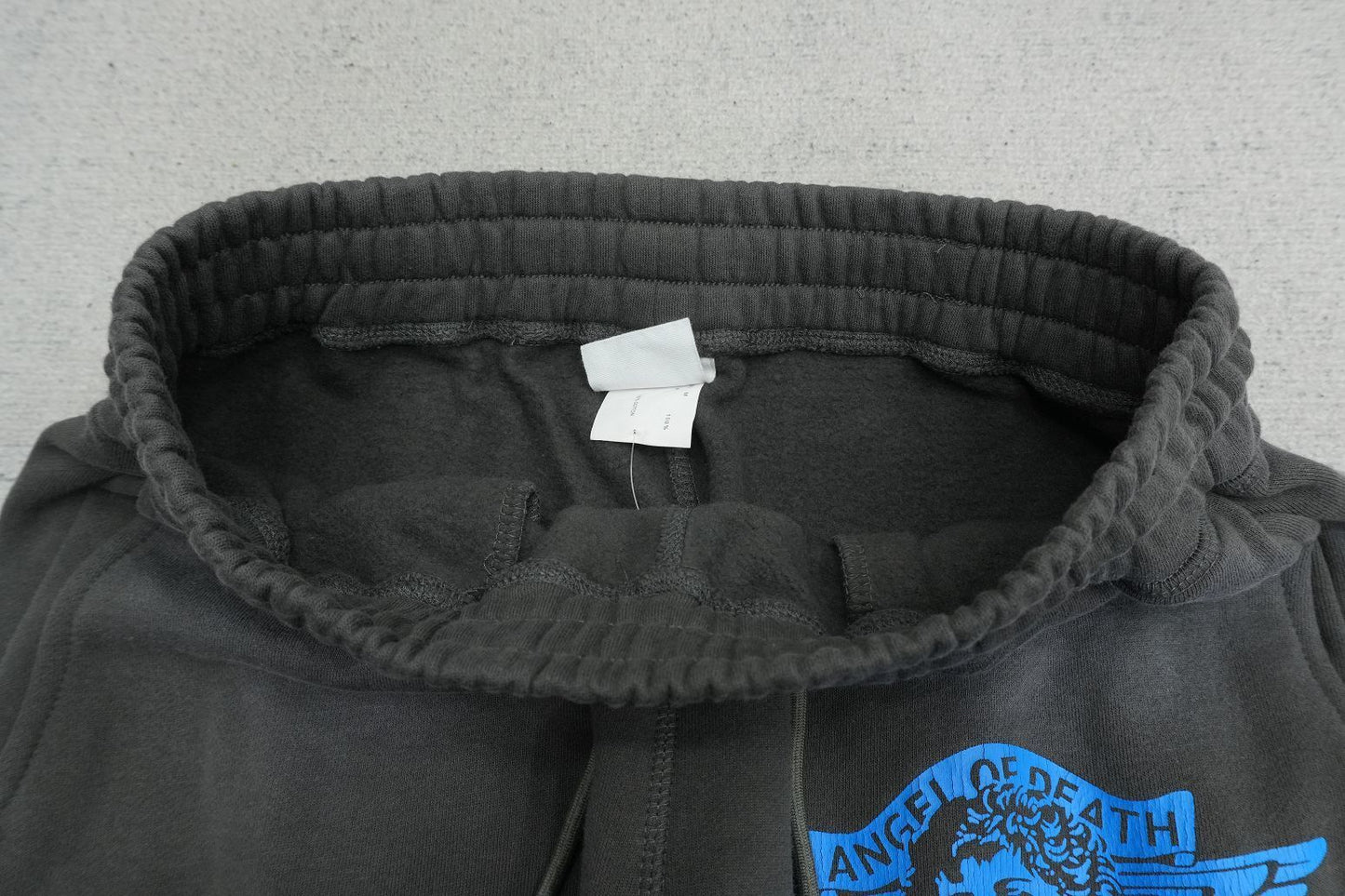 S - SWEATPANTS