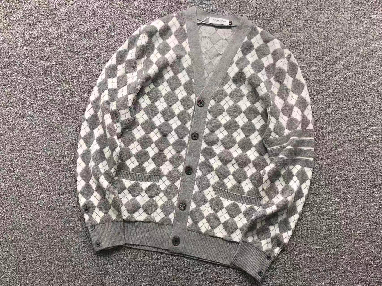 T - SWEATER