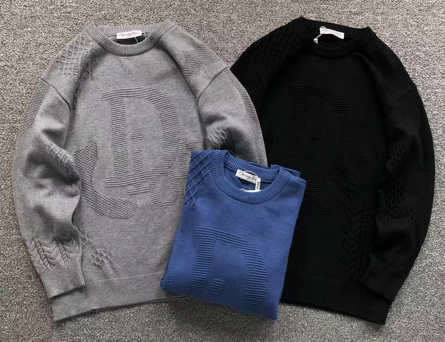D - SWEATER