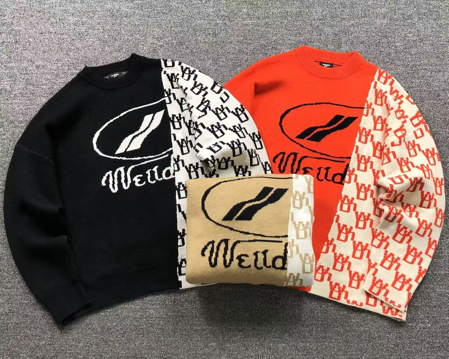 W - SWEATER