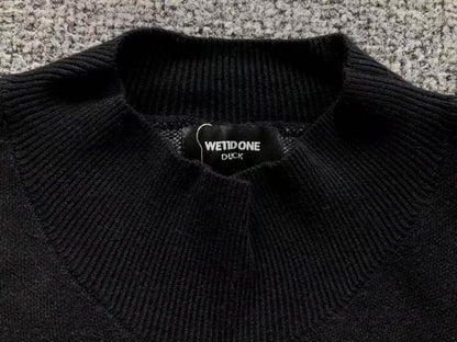W - SWEATER