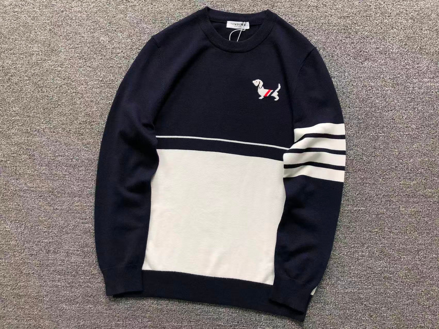T - SWEATER