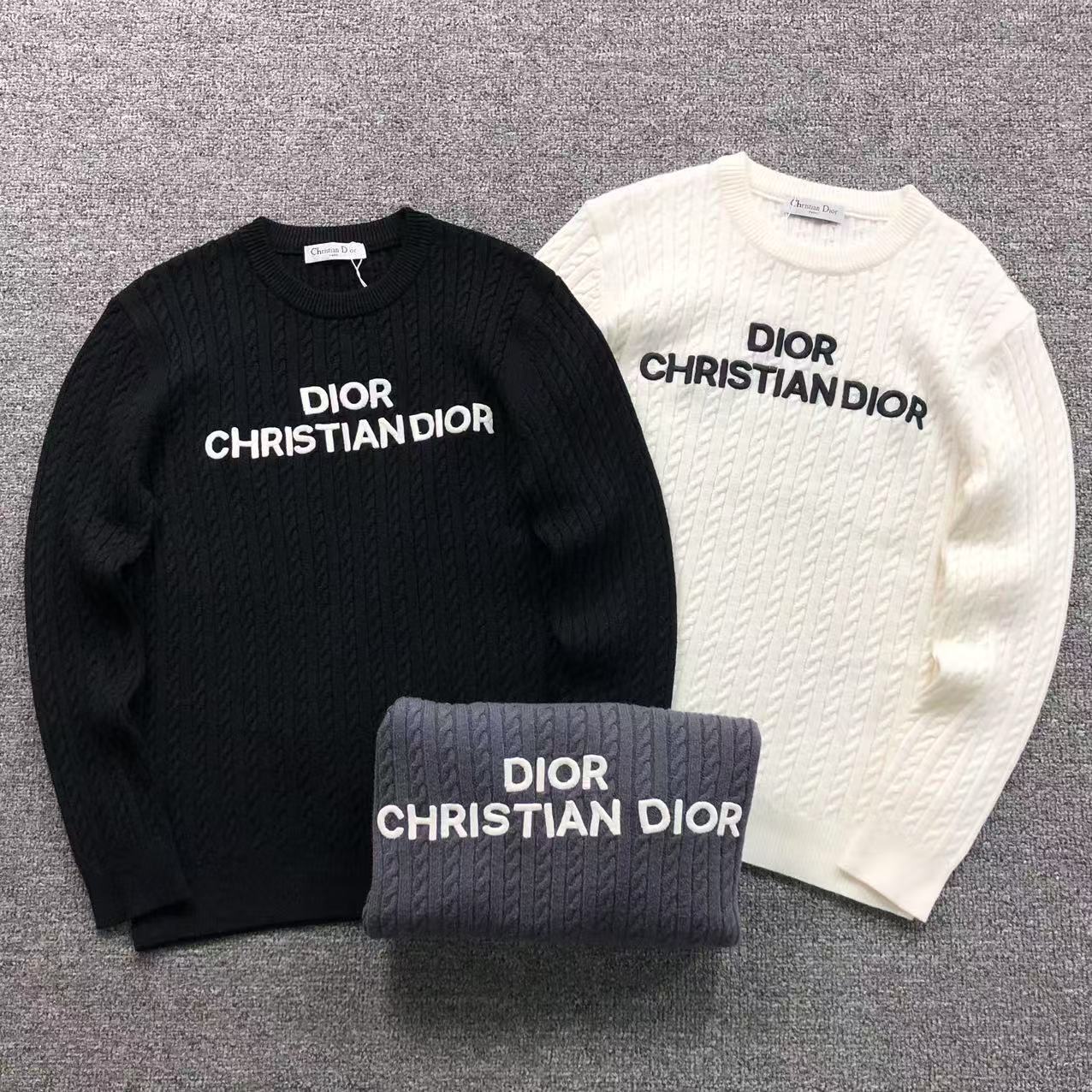 D - SWEATER