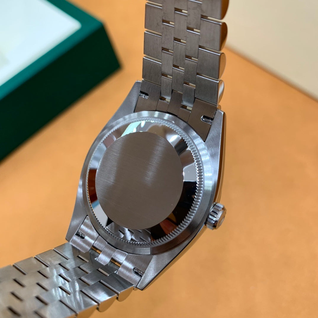 M - Watch