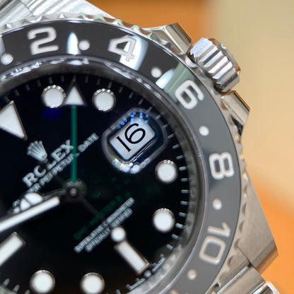 M - Watch