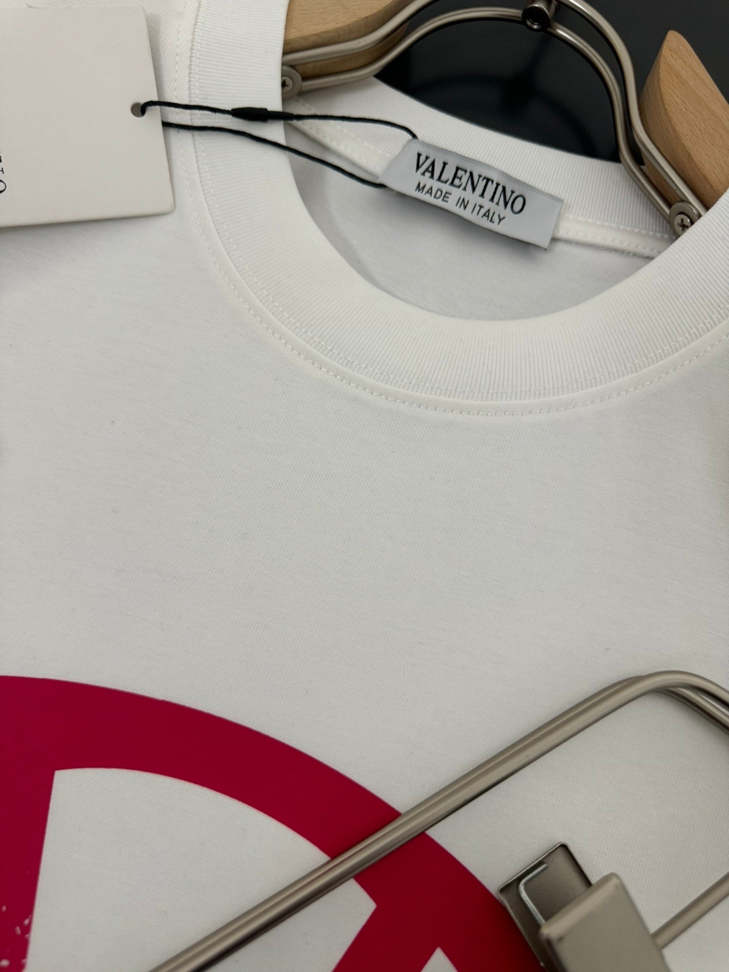 V - TSHIRT