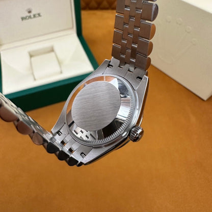 M - Watch