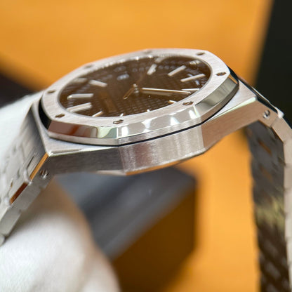 P - Watch