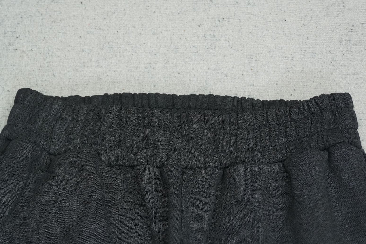 F - SWEATPANTS