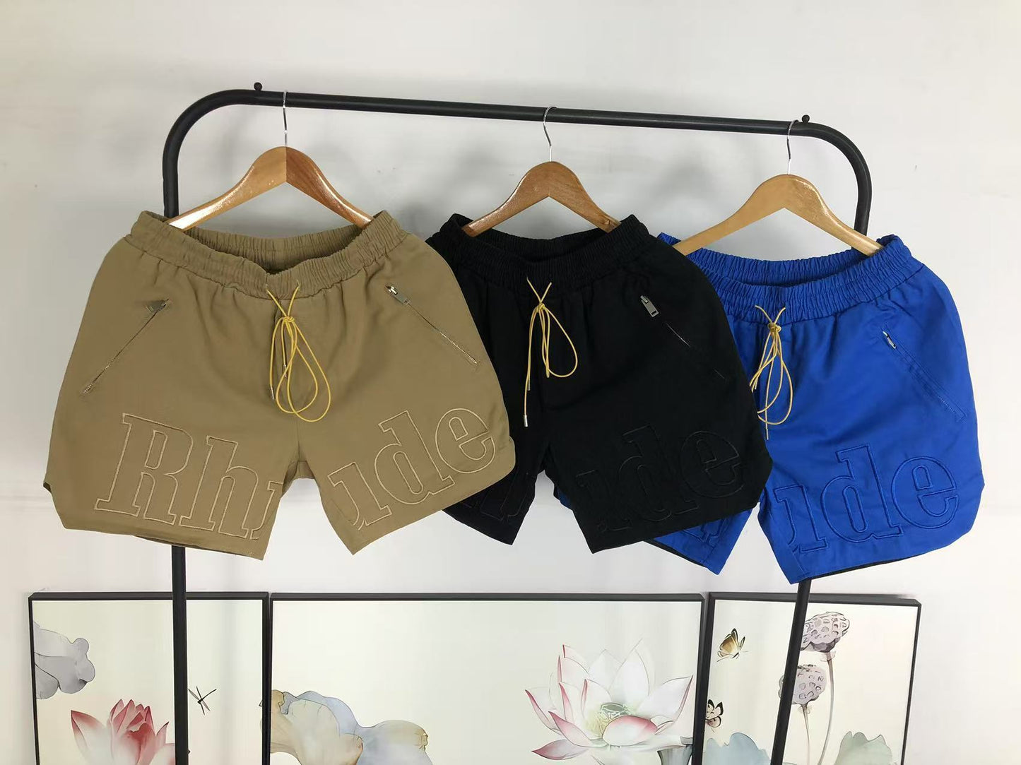 R - SHORTS