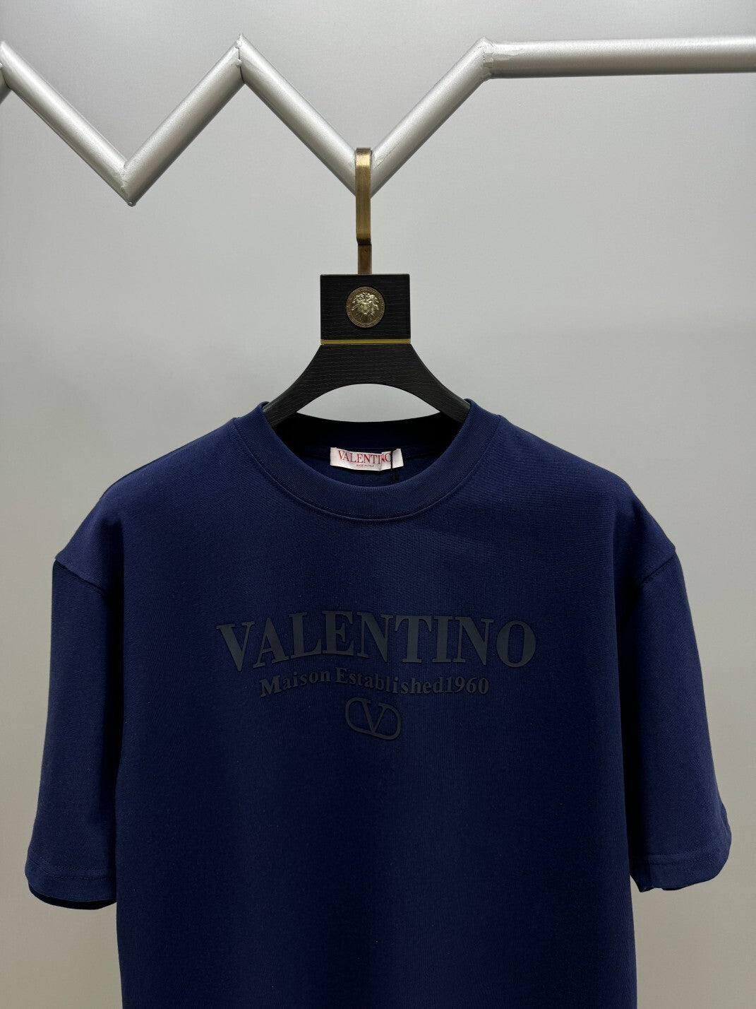 V - TSHIRT