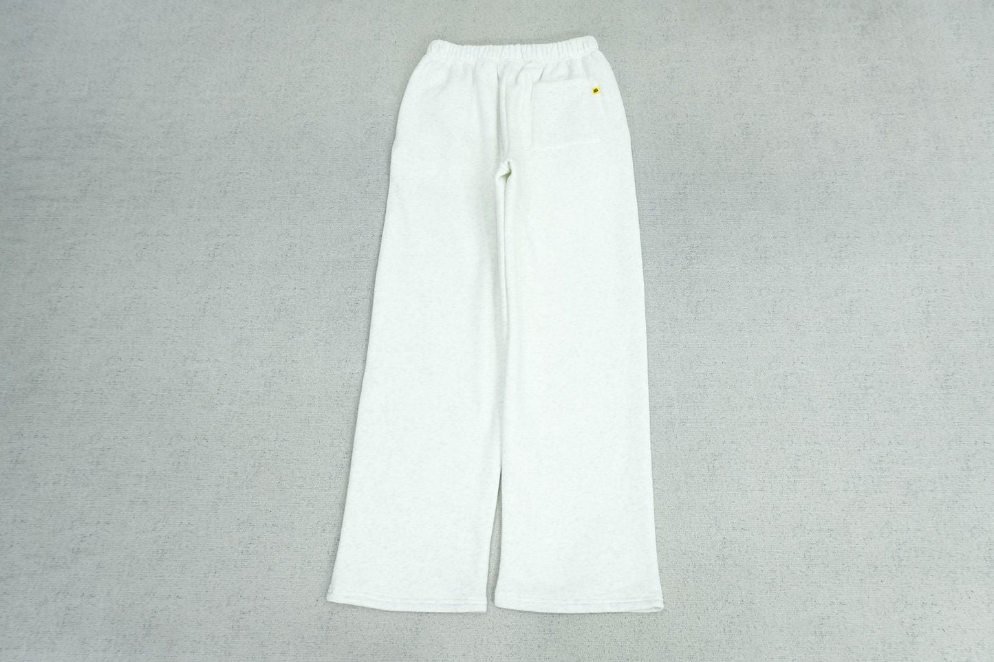 B - SWEATPANTS