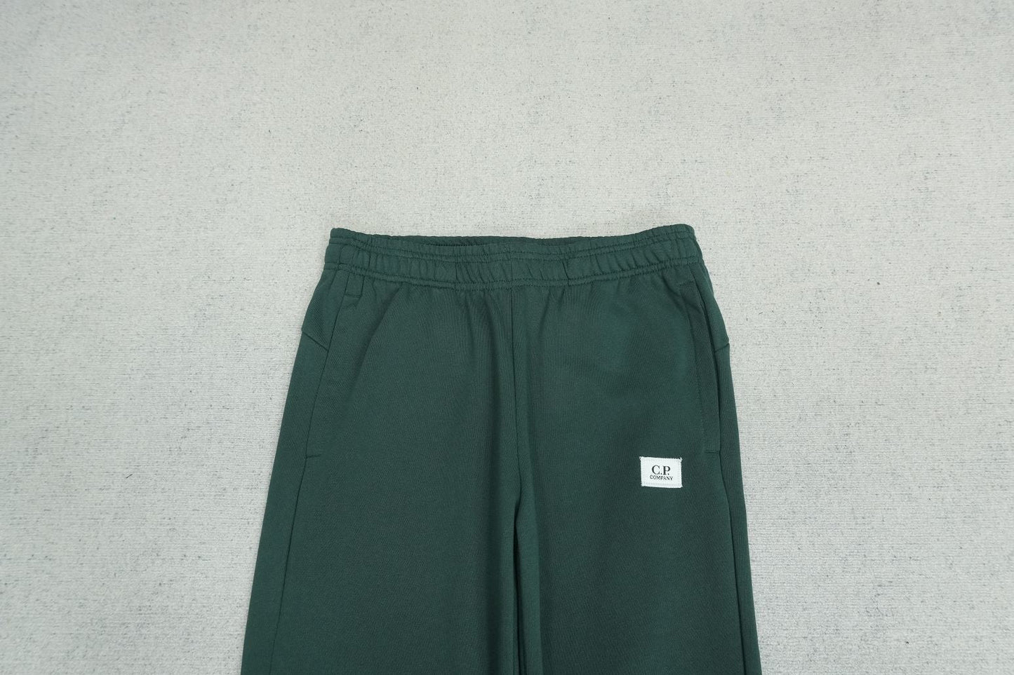 C - SWEATPANTS