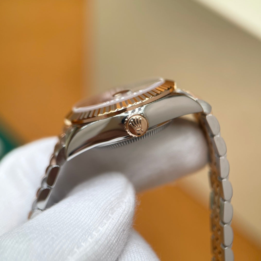 M - Watch