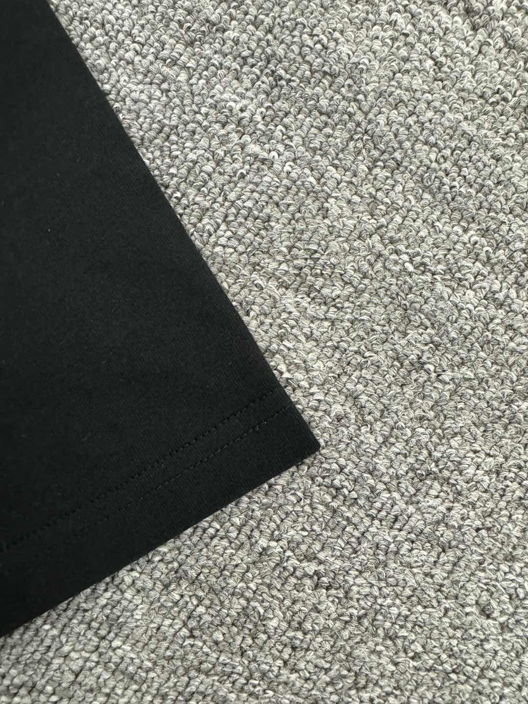 V - TSHIRT