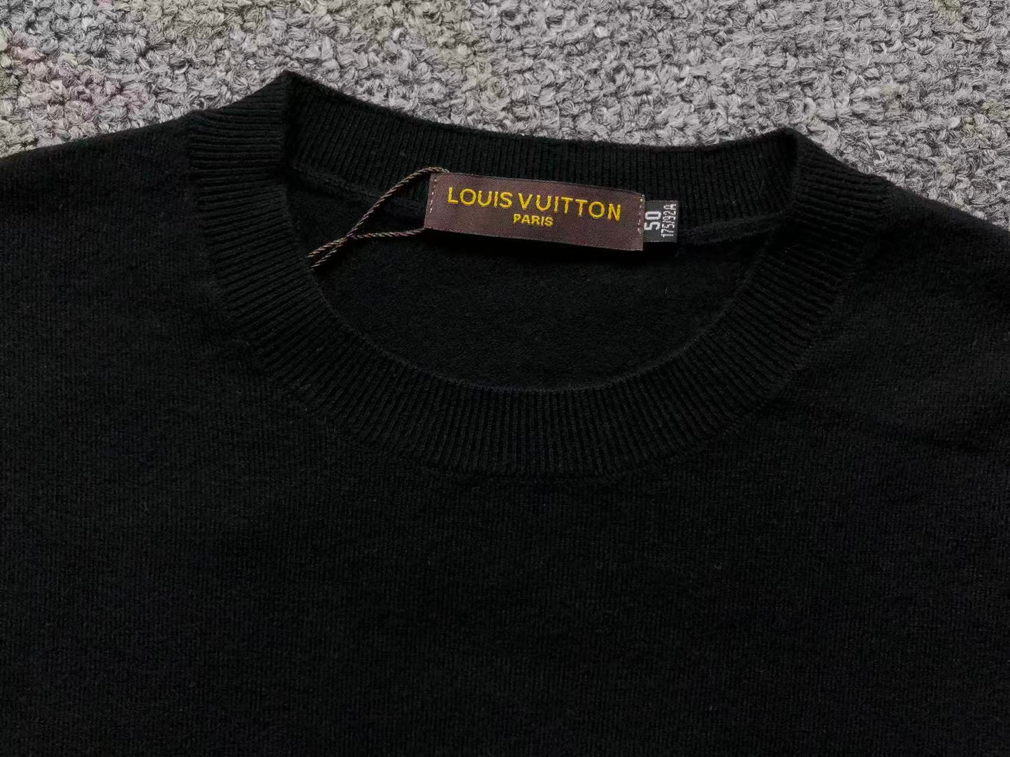 L - SWEATER