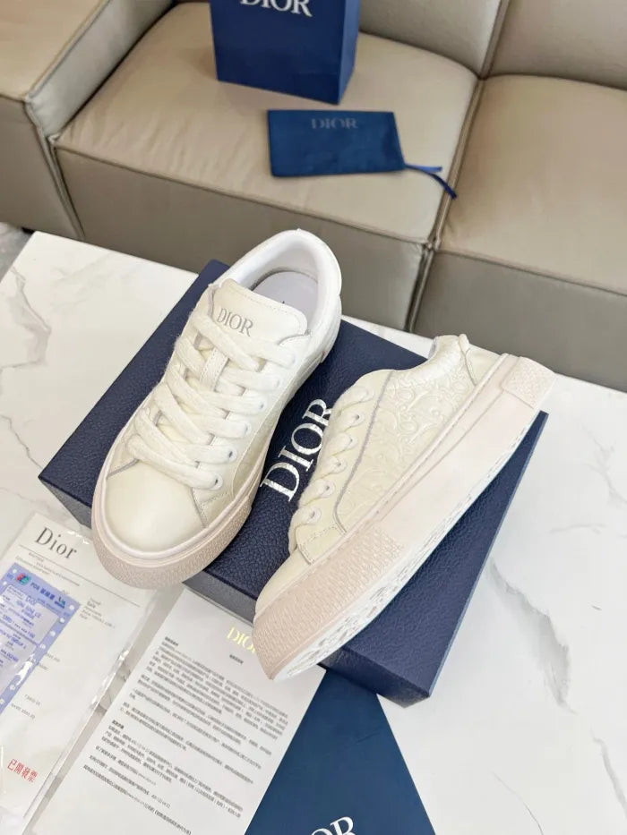 D - SNEAKERS