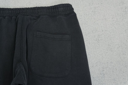 S - SWEATPANTS