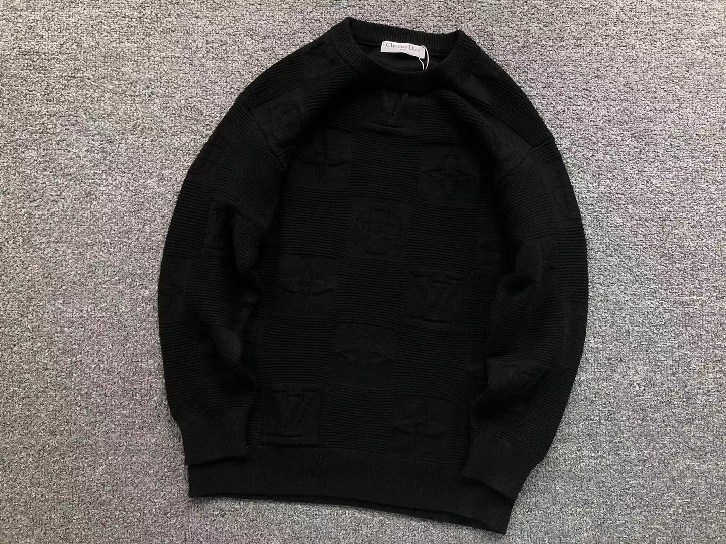 L - SWEATER