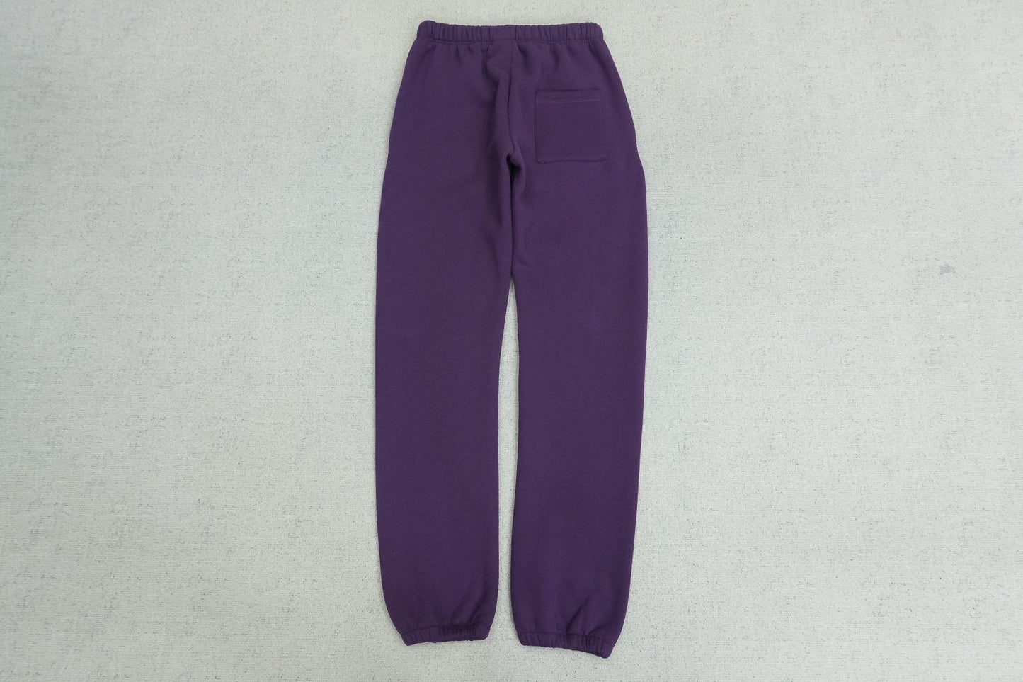 S - SWEATPANTS