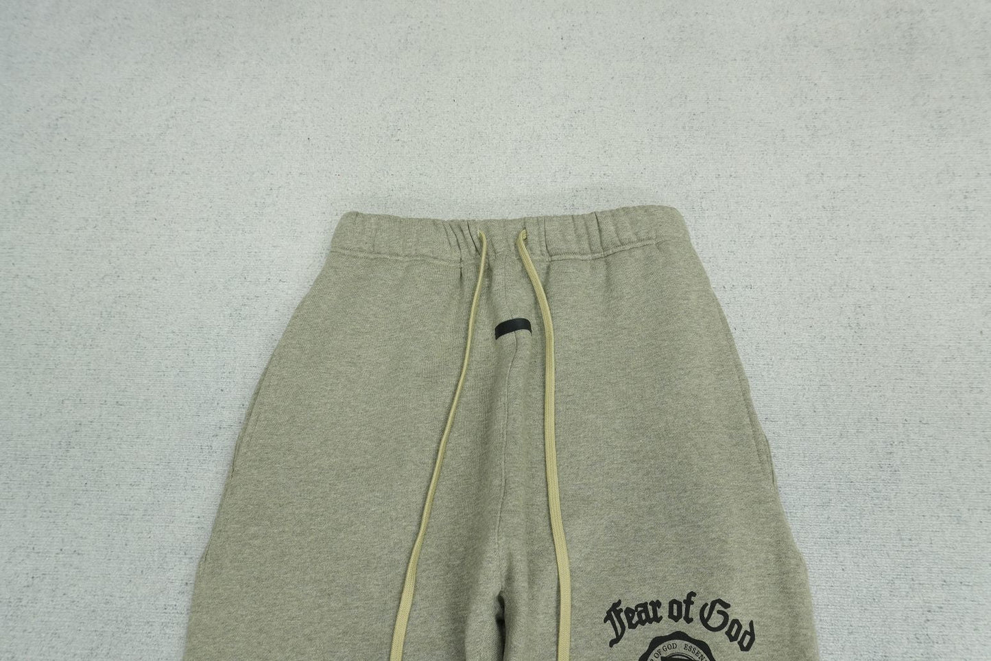 F - SWEATPANTS