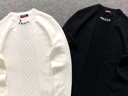 P - SWEATER