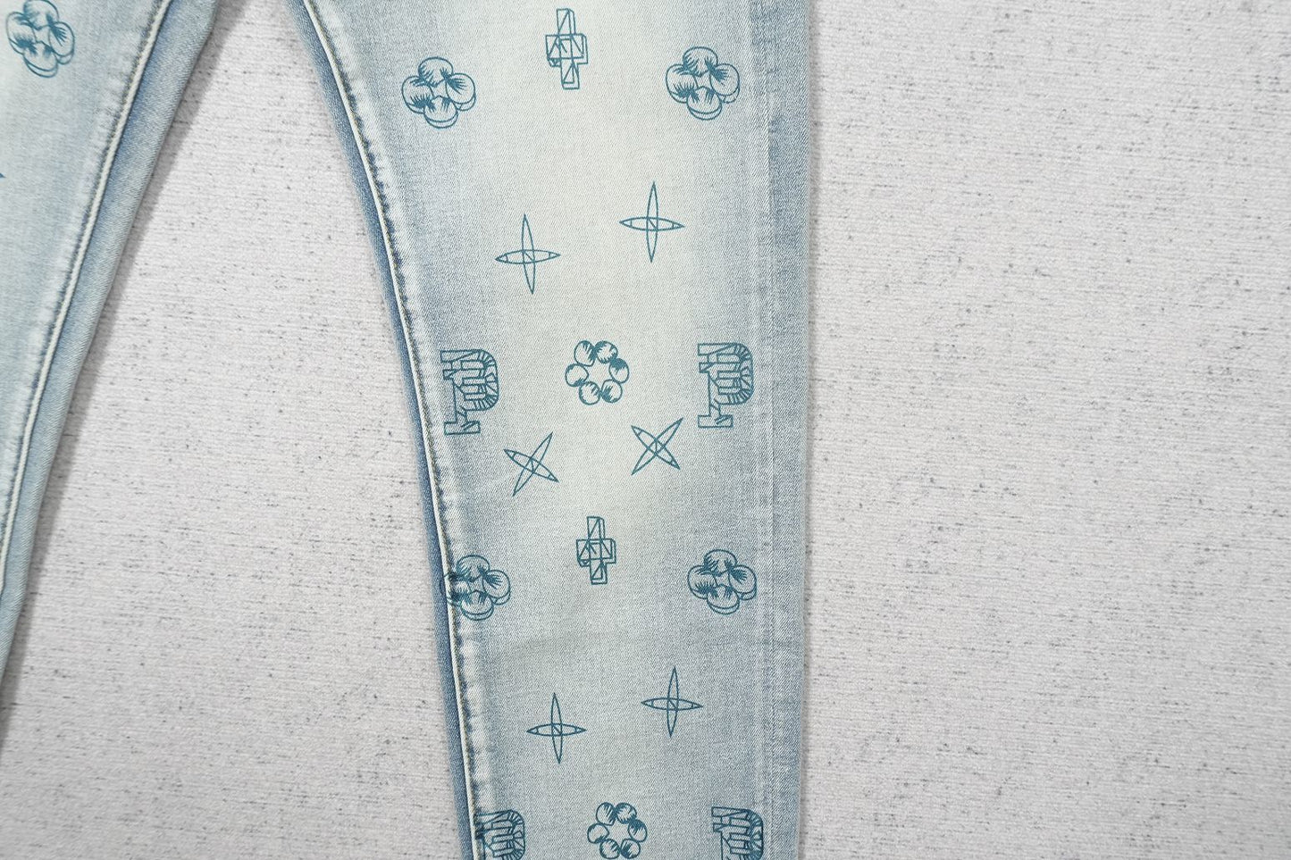 P - JEANS