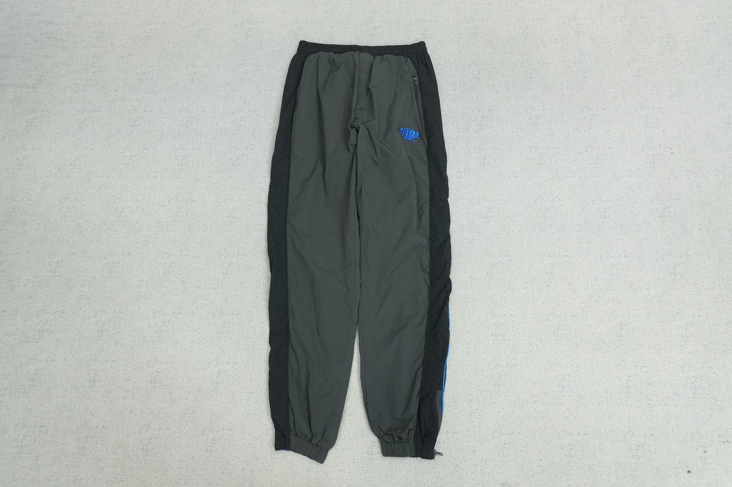 S - SWEATPANTS