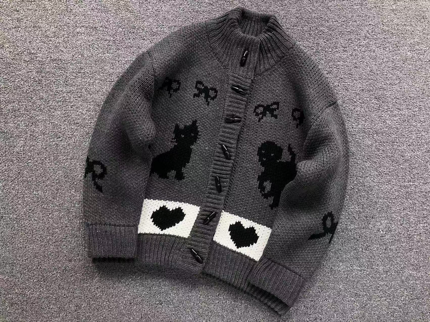 O - SWEATER