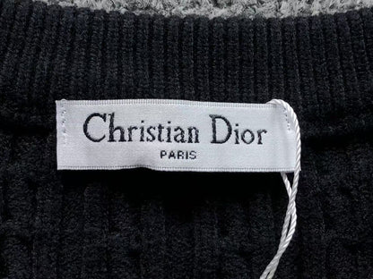 D - SWEATER