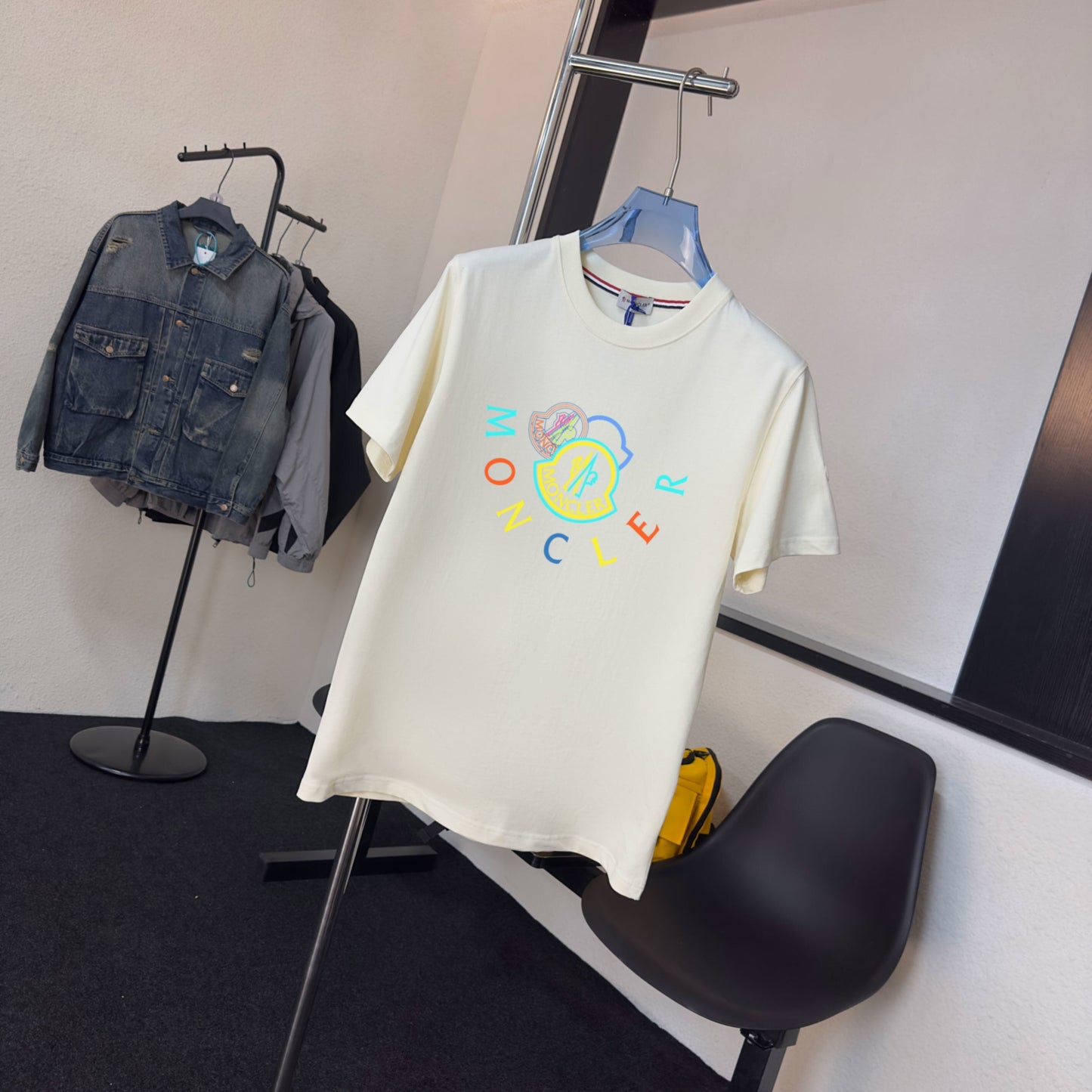 M - TSHIRT