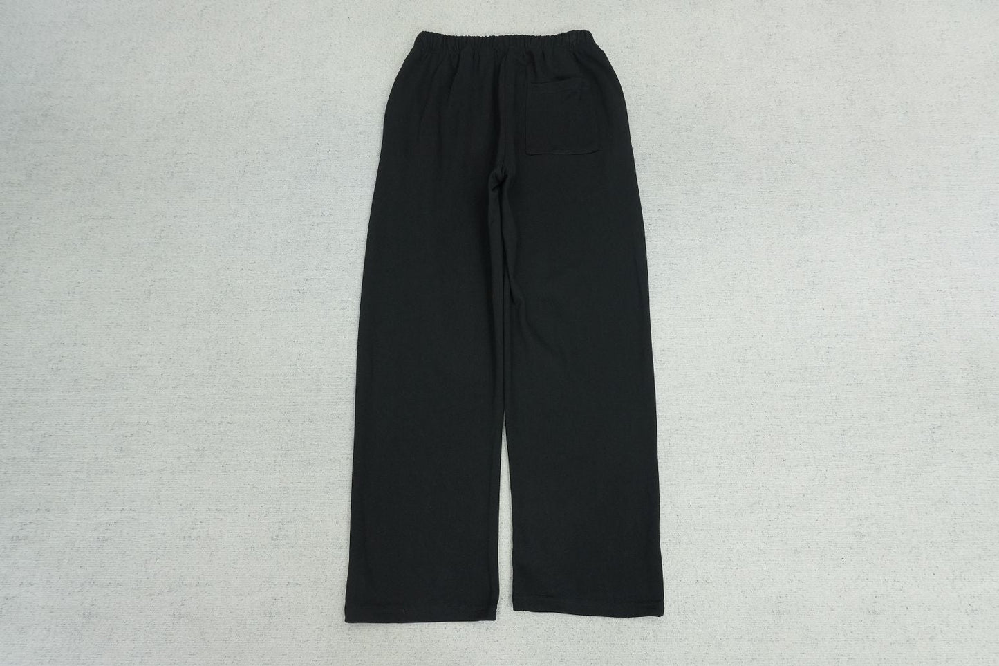 B - SWEATPANTS