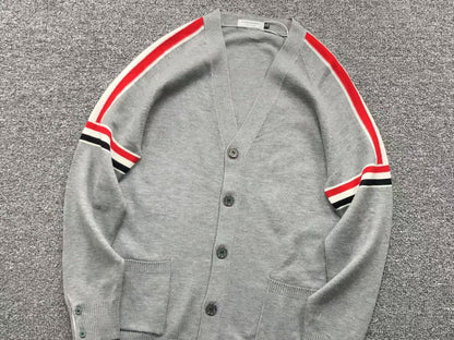 T - SWEATER
