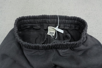 F - SWEATPANTS