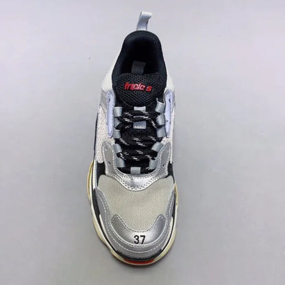 B - SNEAKERS