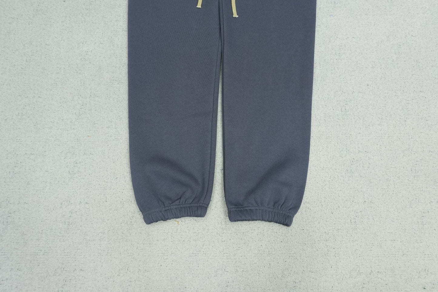 F - SWEATPANTS