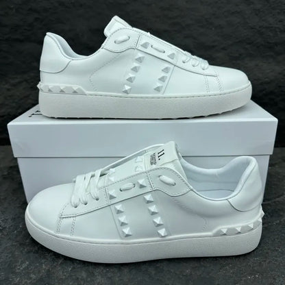 V - SNEAKERS