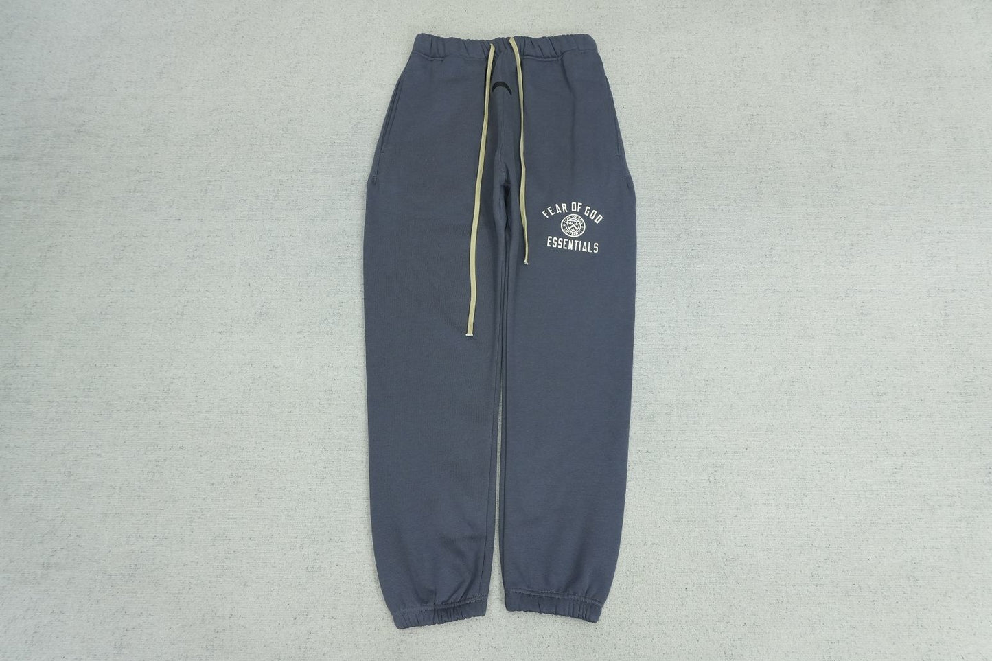 F - SWEATPANTS