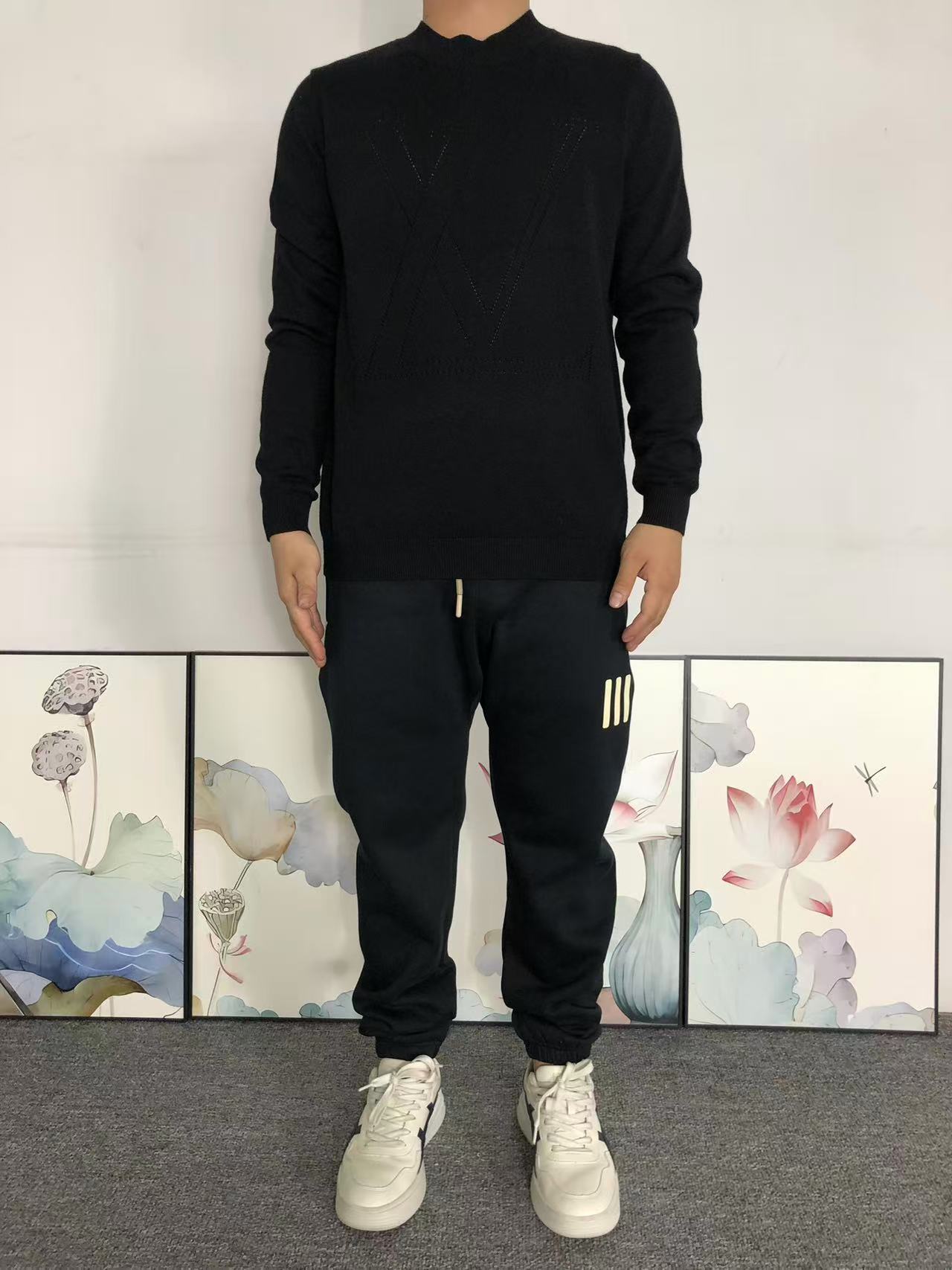 L - SWEATER