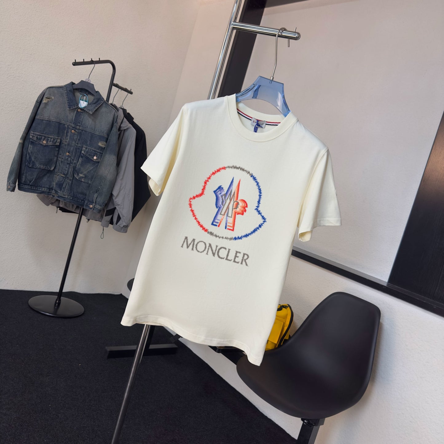 M - TSHIRT