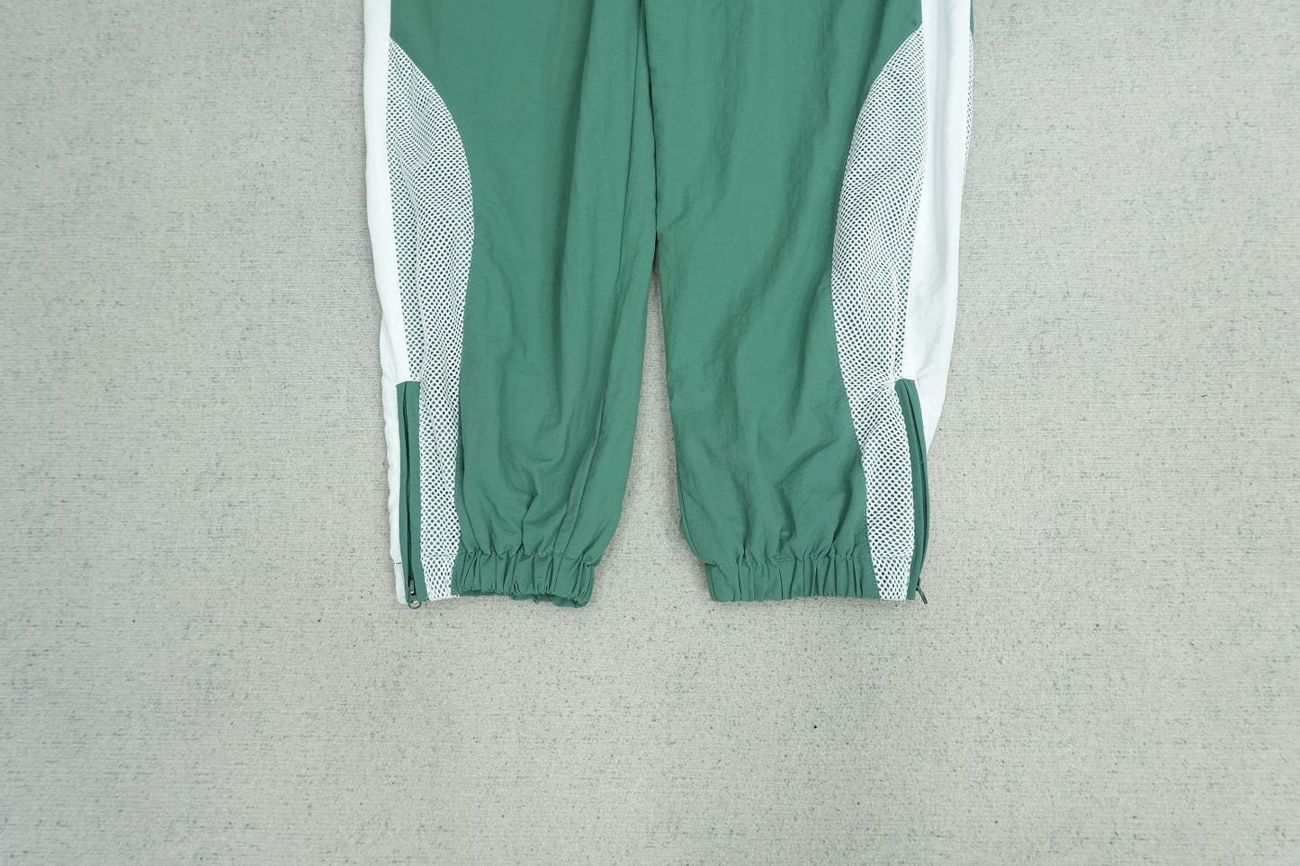 C - SWEATPANTS